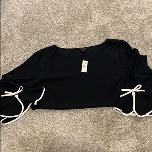 Talbots blouse with flared arms black and white